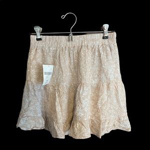 Nwt forever 21 skirt blush/white floral medium